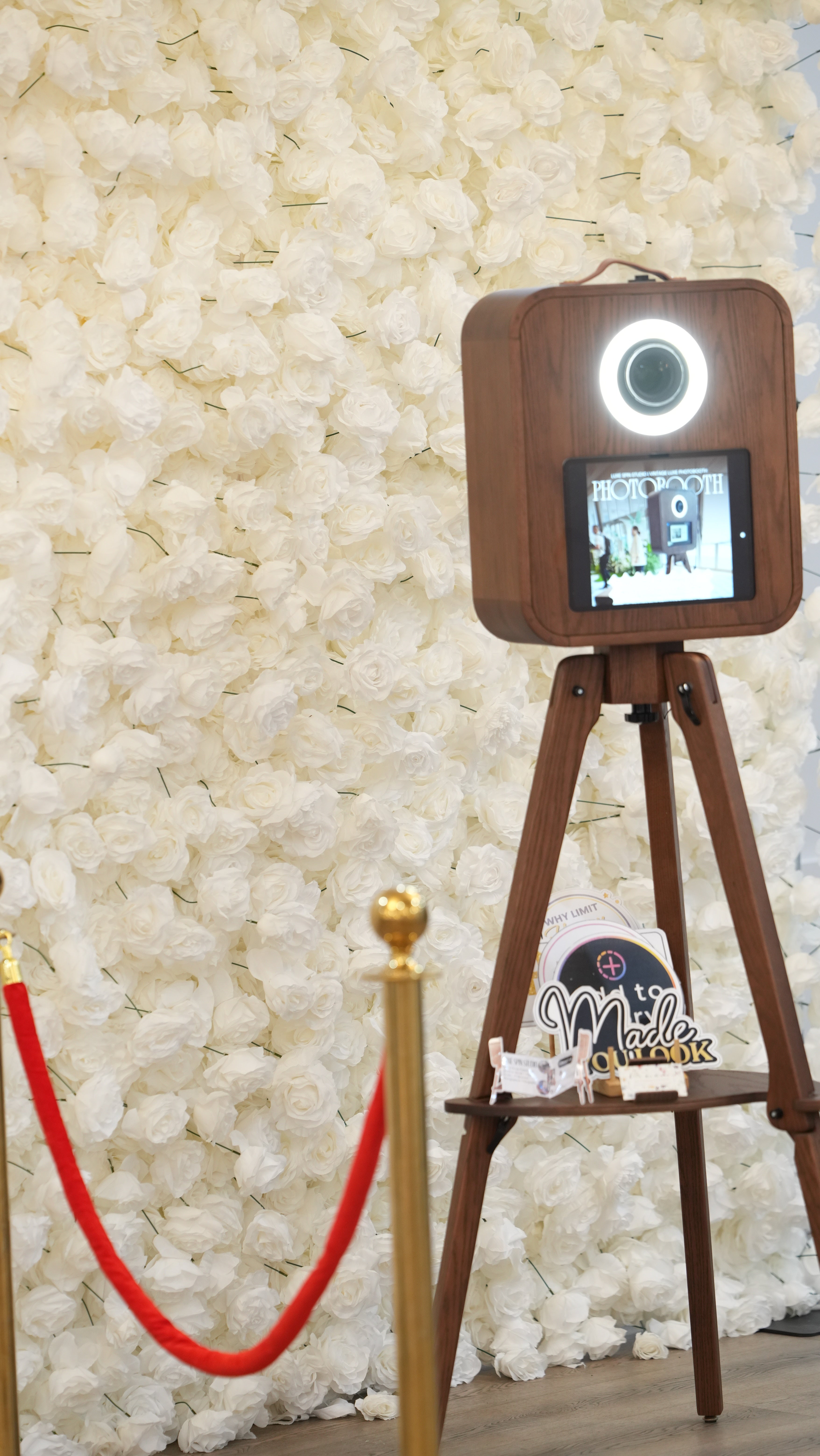Oakwood DSLR Photo Booth Experience with Print