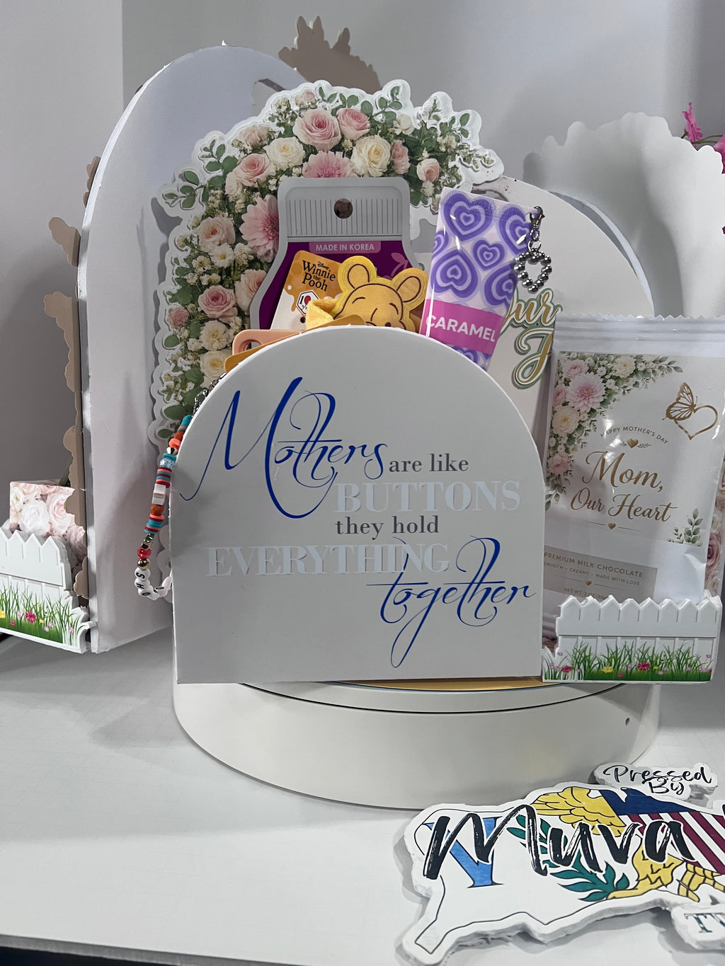 Custom Mother’s Day Showcase Gift Box | Personalized Floral Memory Box for Mom, Mother-in-Law, Grandma & Bonus Mom